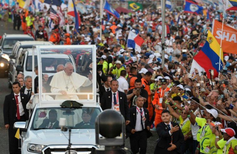 “Grande voglia di esserci”. Il 20 novembre inizia il cammino “Grande voglia di esserci”. Il 20 novembre inizia il cammino dei giovani “azzurri” — Arcidiocesi Bari-Bitonto