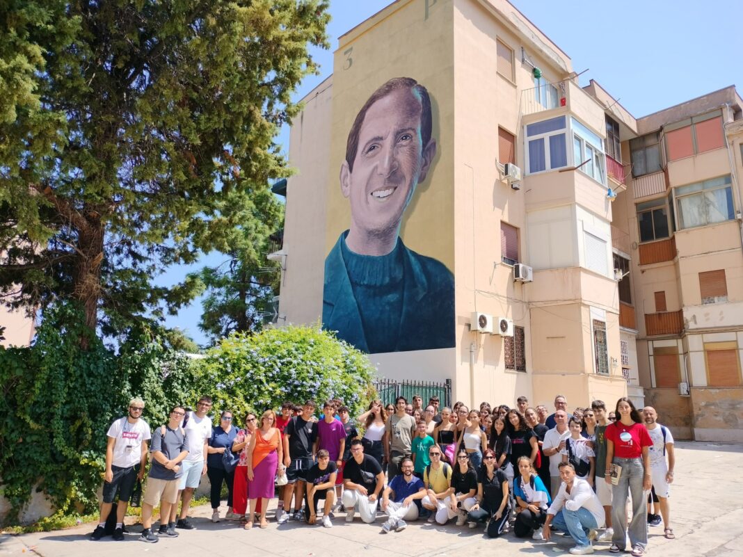 Giovani in cammino sui passi del Beato Pino Puglisi Giovani in cammino sui passi del Beato Pino Puglisi