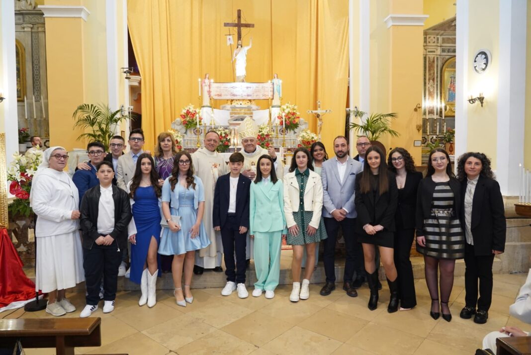 Mons. Vescovo celebra le Cresime a Volturino Mons. Vescovo celebra le Cresime a Volturino