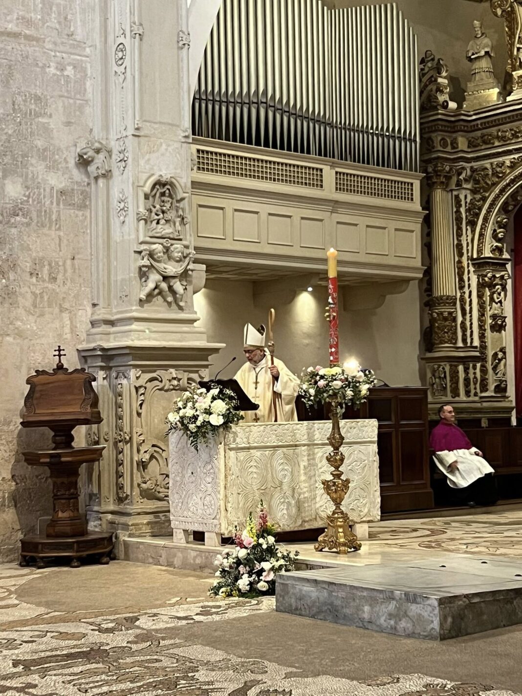 Messa di suffragio per Papa Francesco. Mons. Neri: "Non dimenticarti Messa di suffragio per Papa Francesco. Mons. Neri: "Non dimenticarti di pregare per noi"