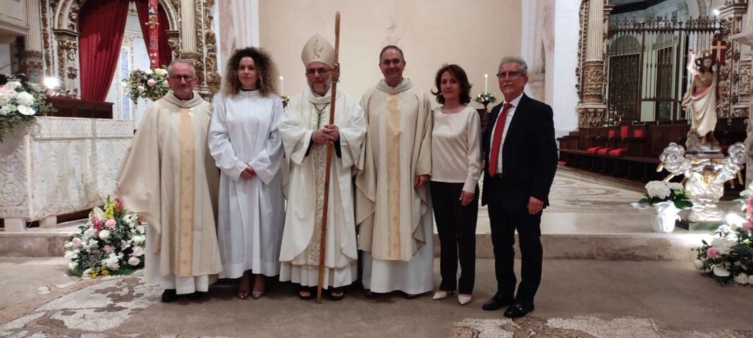 Mons. Neri ha battezzato Angela, una donna di origine albanese