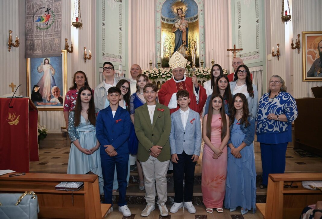 Mons. Vescovo celebra le Cresime nella parrocchia della Mediatrice