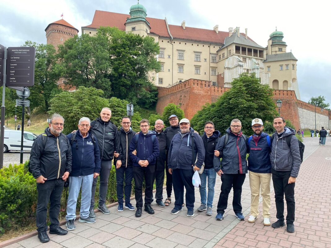 Mons. Neri e alcuni sacerdoti in Polonia Mons. Neri e alcuni sacerdoti in Polonia