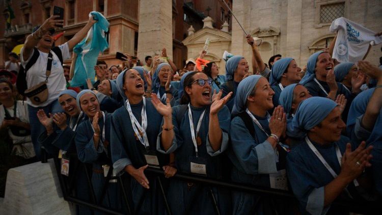 Un gruppo di suore (@Vatican Media) cq5dam.thumbnail.cropped.750.422.jpeg