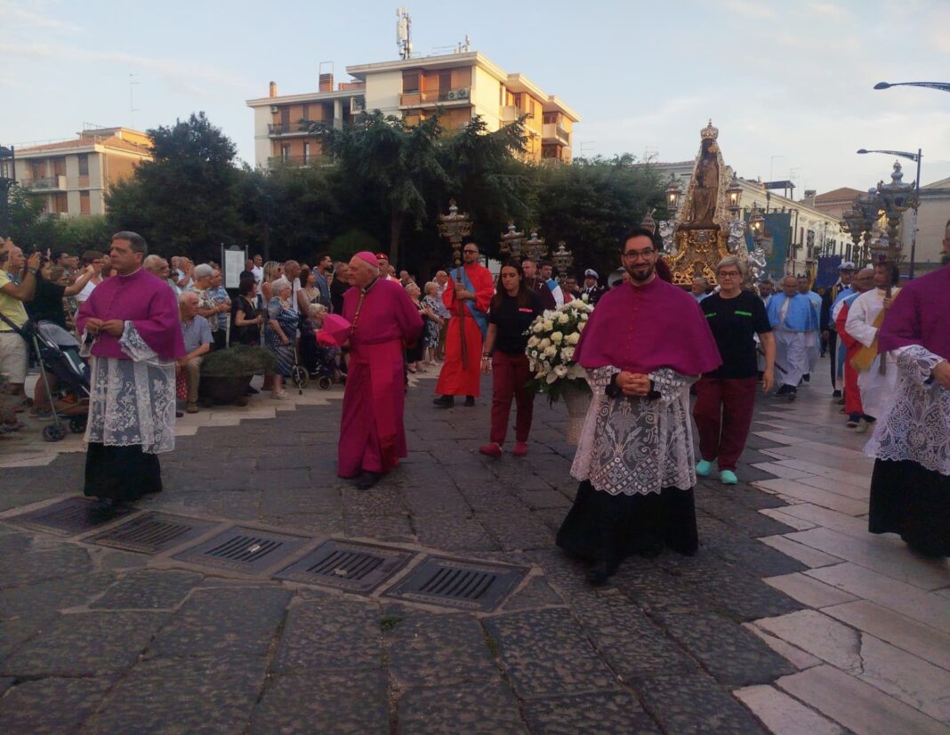 Pontificale in onore di S. Rocco e Processione: Feste Patronali Pontificale in onore di S. Rocco e Processione: Feste Patronali a Lucera