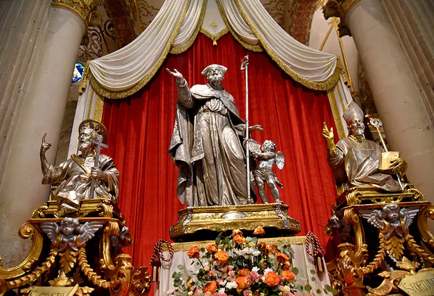 SOLENNITA’ DEI SANTI ORONZO, GIUSTO E FORTUNATO – FESTEGGIAMENTI RELIGIOSI- SOLENNITA’ DEI SANTI ORONZO, GIUSTO E FORTUNATO – FESTEGGIAMENTI RELIGIOSI- 2025 – Sito Ufficiale dell'ArciDiocesi di Lecce