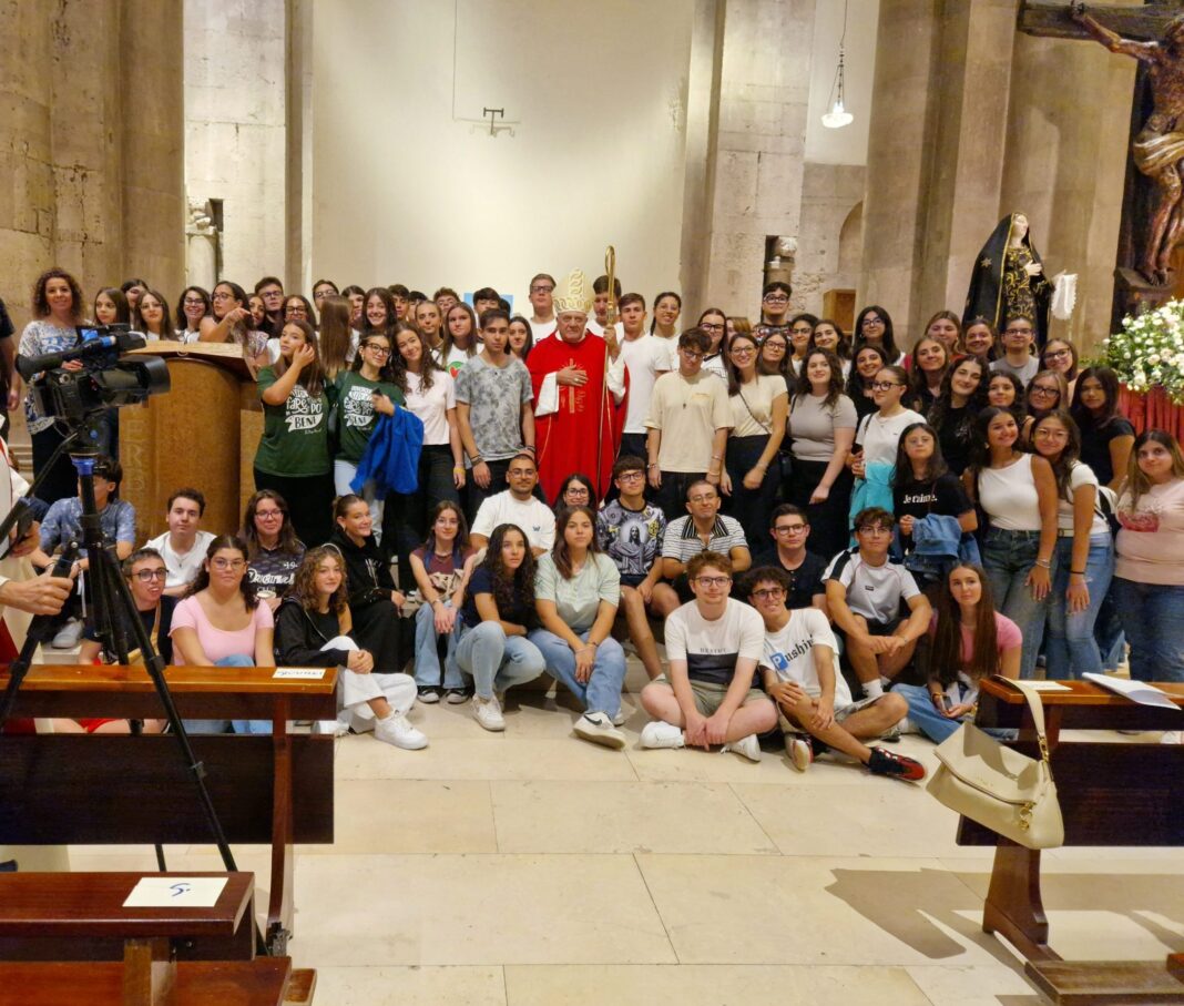 Giubileo diocesano dei giovani - Diocesi di Lucera-Troia Giubileo diocesano dei giovani - Diocesi di Lucera-Troia