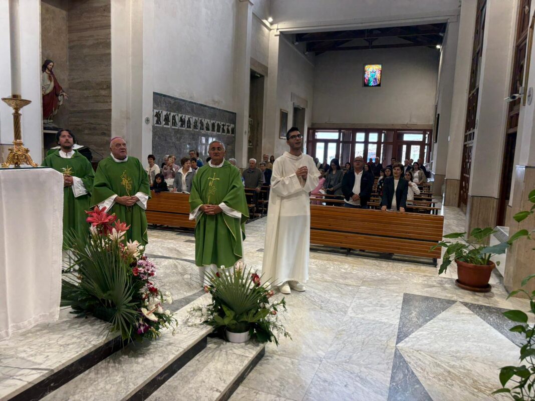 Mons. Vescovo celebra a Castelluccio Valmaggiore