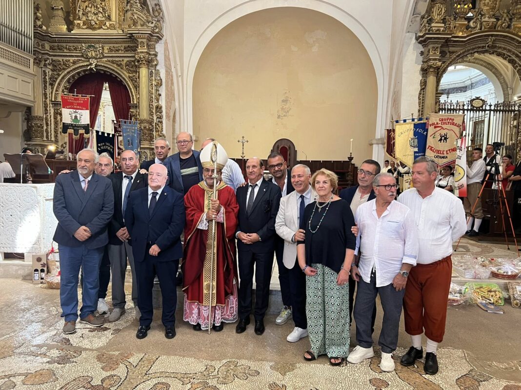 Nel giorno della festa dell’esaltazione della Croce, Mons. Neri ha celebrato la Santa Messa per la Pace