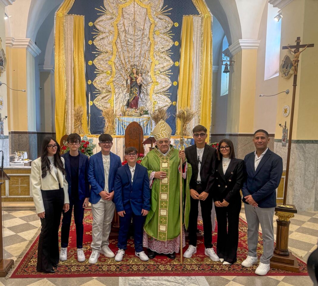 Mons. Vescovo celebra le cresime a Roseto Valfortore
