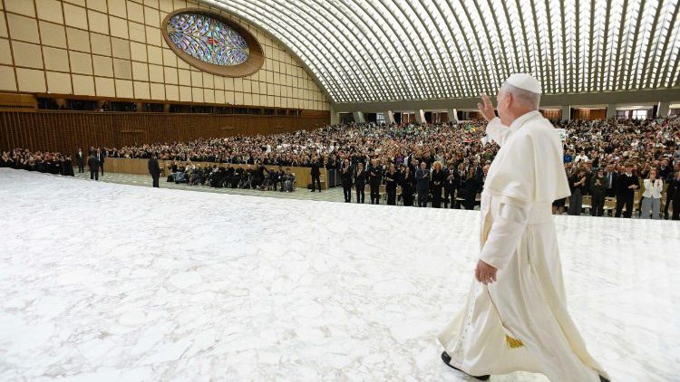 Leone XIV nell'Aula Paolo VI (@Vatican Media) cq5dam.thumbnail.cropped.750.422.jpeg