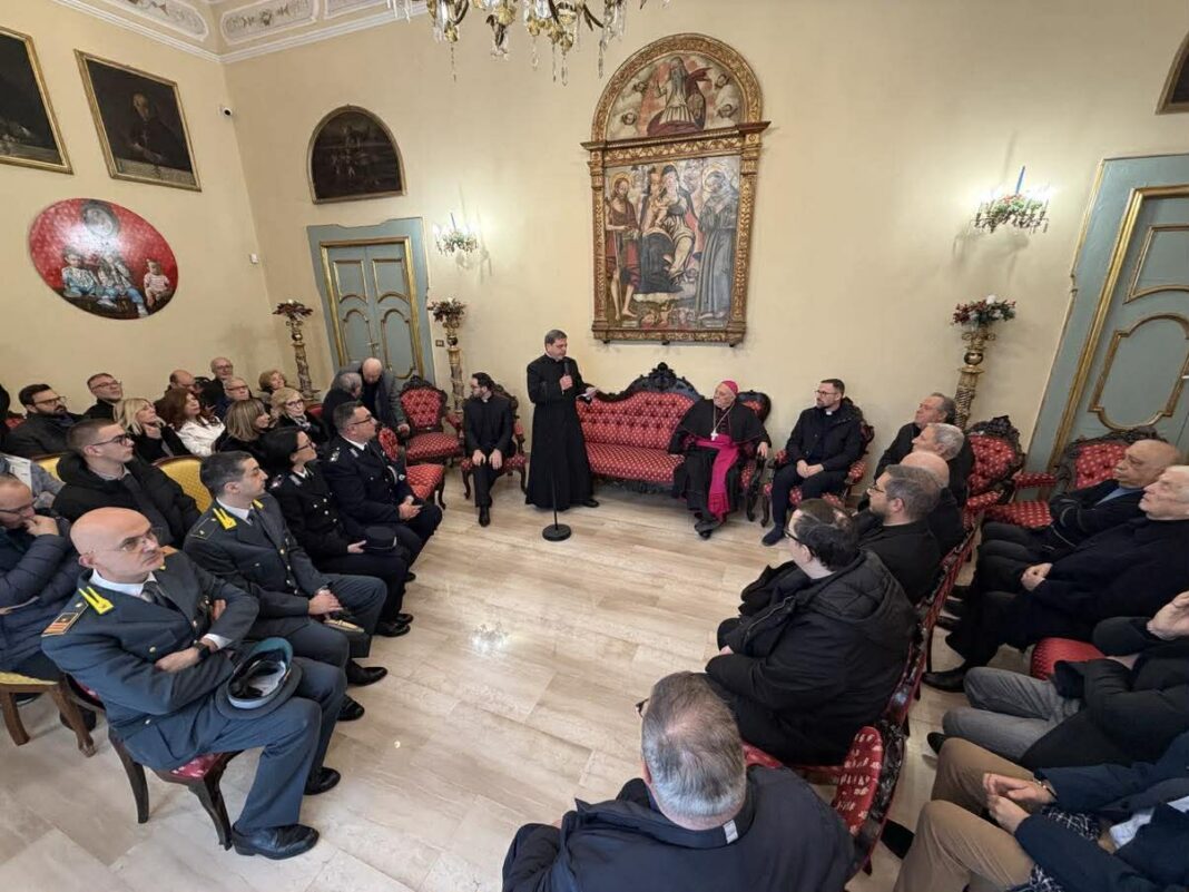 Auguri istituzionali di Natale alla Curia e alle Autorità Auguri istituzionali di Natale alla Curia e alle Autorità