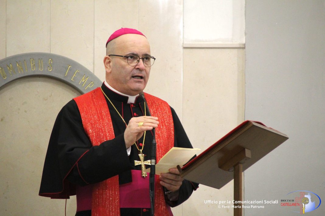 Riflessione di Mons. Sabino Iannuzzi al termine della Via Crucis diocesana delle Confraternite a Ginosa – Diocesi di Castellaneta