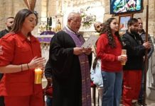 IL DOLORE PER LA MORTE DI PADRE AL-RAHI, UCCISO DALLA GUERRA IN LIBANO IL DOLORE PER LA MORTE DI PADRE AL-RAHI, UCCISO DALLA GUERRA IN LIBANO