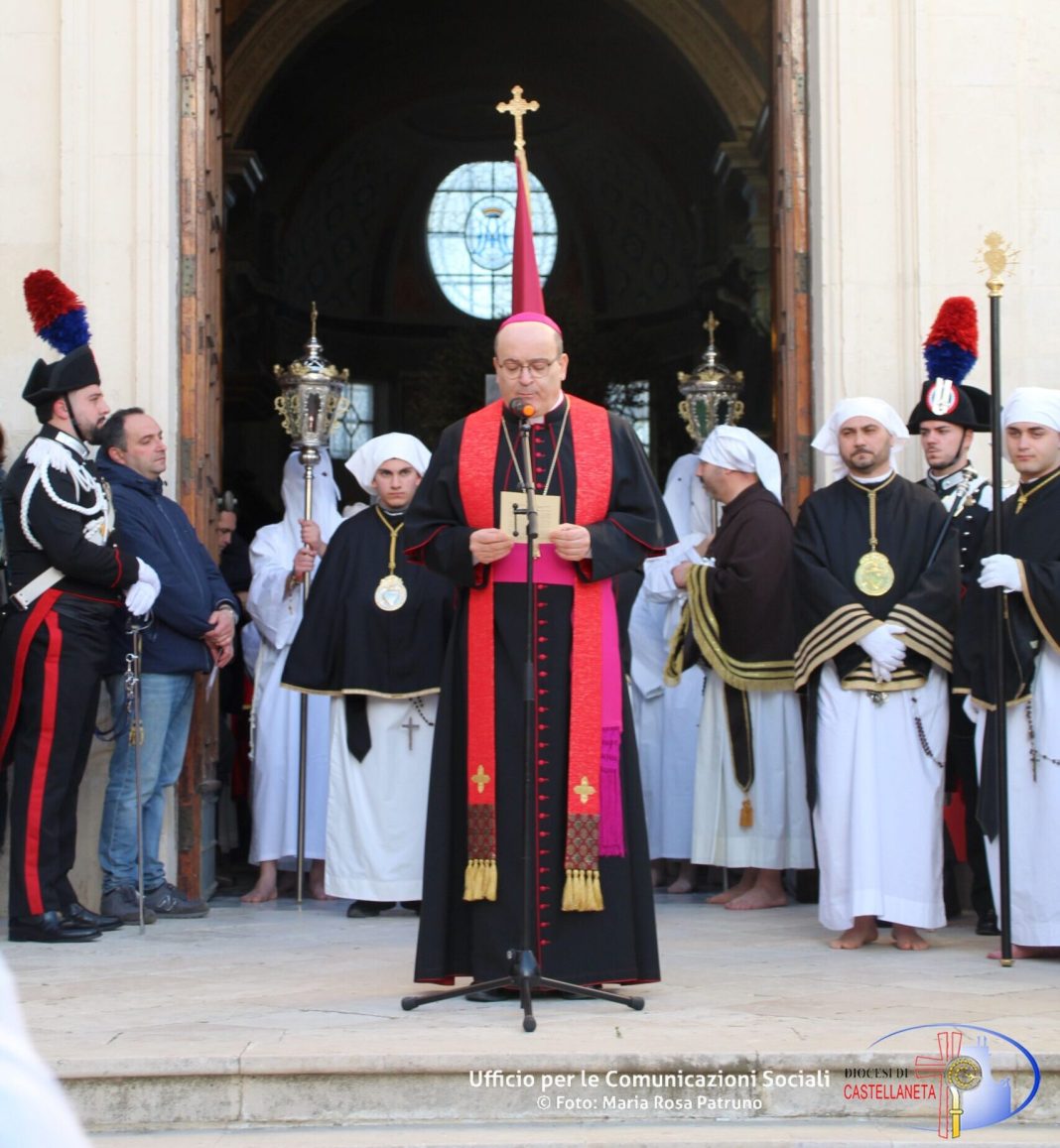 preghiera d’introduzione di Mons. Sabino Iannuzzi alla processione dei Misteri di Castellaneta – Diocesi di Castellaneta