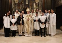 Dalla ricerca alla fede: nuovi cristiani nella Veglia pasquale Dalla ricerca alla fede: nuovi cristiani nella Veglia pasquale