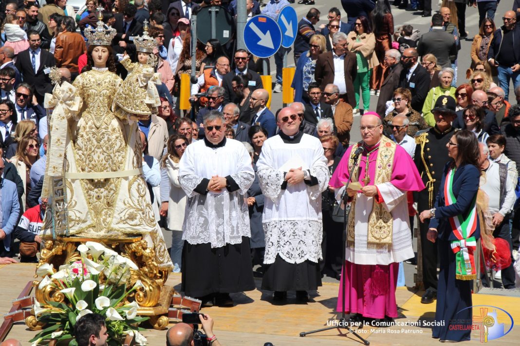Messaggio-preghiera di Mons. Sabino Iannuzzi per la consegna delle Chiavi alla Madonna della Scala, Patrona di Massafra – Diocesi di Castellaneta