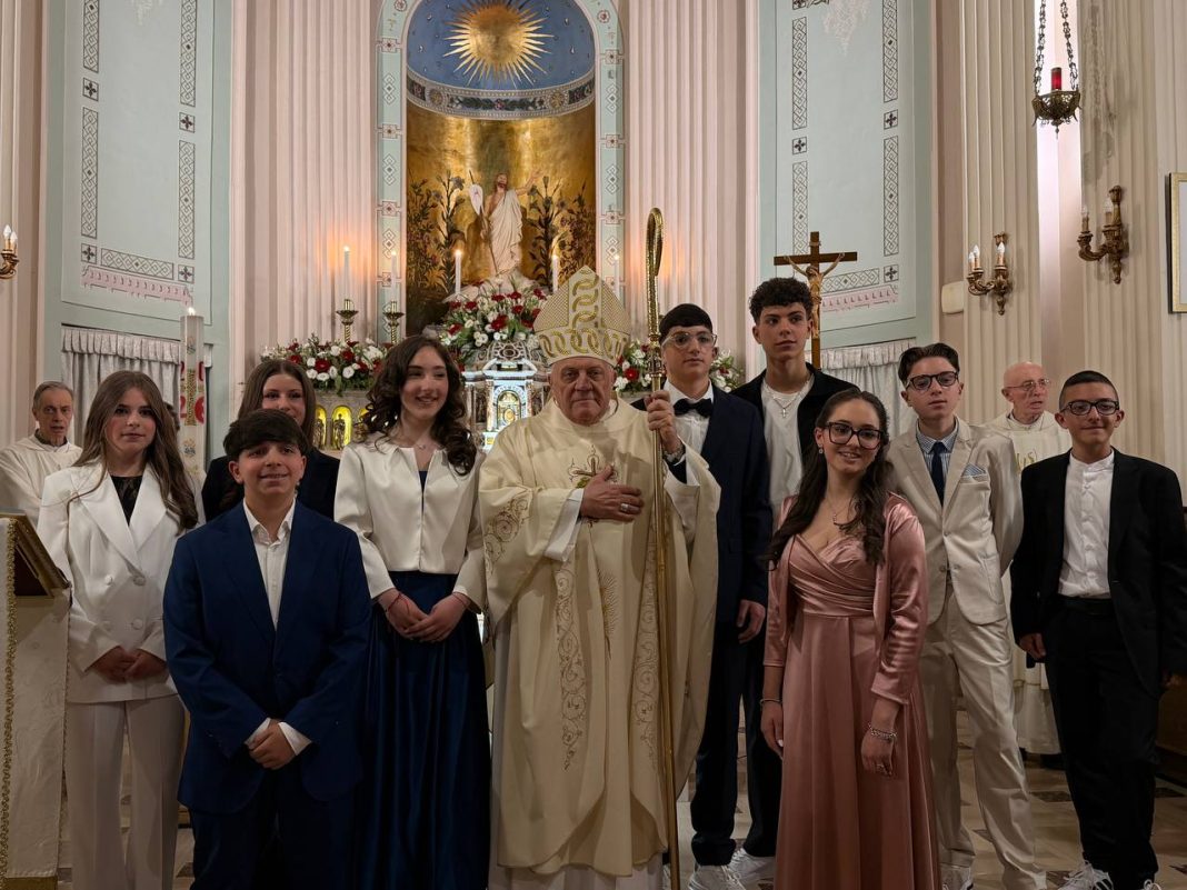 Mons. Vescovo celebra le cresime alla Mediatrice