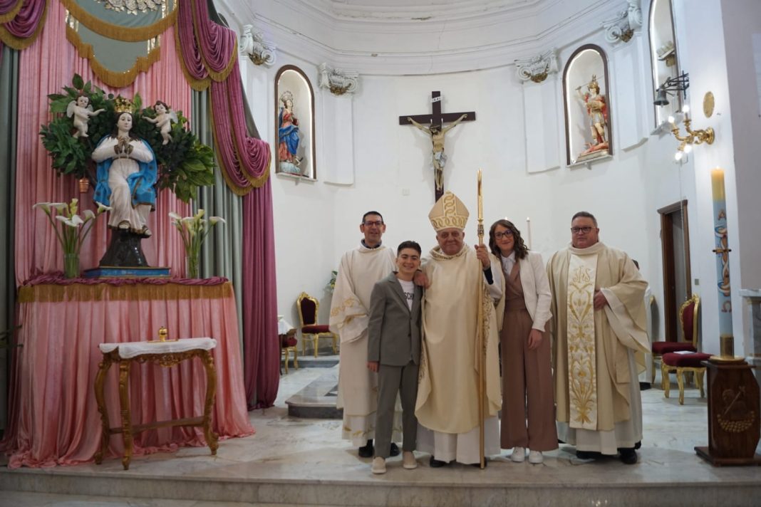 Mons. Vescovo celebra le cresime ad Alberona