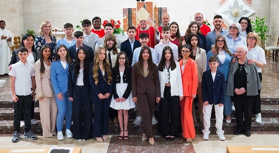 Mons. vescovo celebra le Cresime a Cristo Re Mons. vescovo celebra le Cresime a Cristo Re